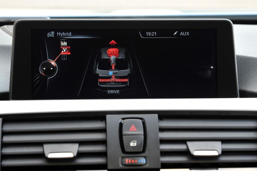  BMW ActiveHybrid 3 2012 года  (фото 12 из 102)